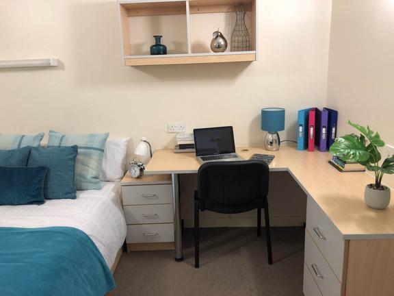 1 bedroom student apartment in Great Horton, Bradford