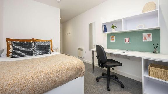 2 bedroom student apartment in City Centre, Leicester