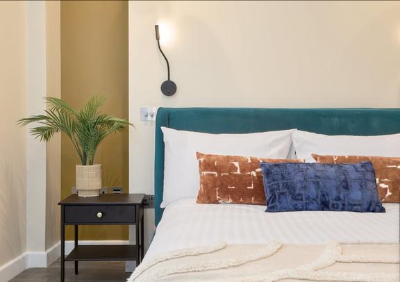 2 bedroom student apartment in Soho, London