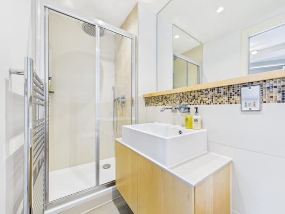 4 bedroom student apartment in Shoreditch, London