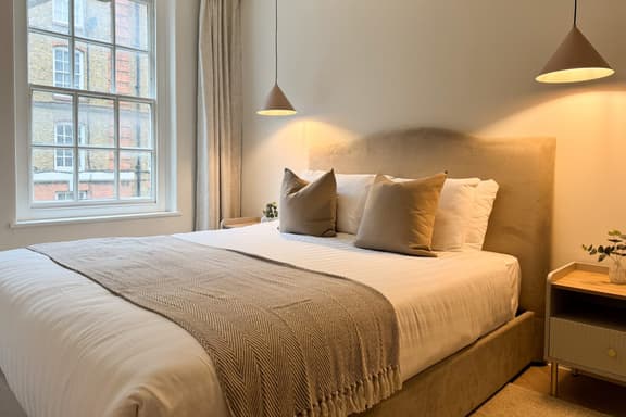 2 bedroom student apartment in Soho, London