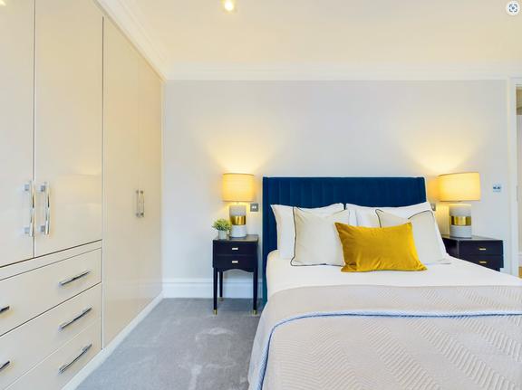 2 bedroom student apartment in Westminster, London