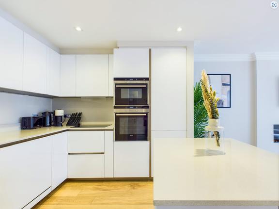 2 bedroom student apartment in Westminster, London