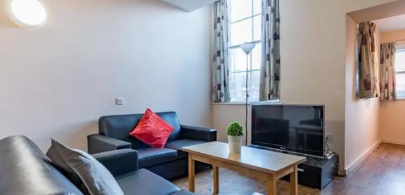 6 bedroom student apartment in Heath Town, Wolverhampton
