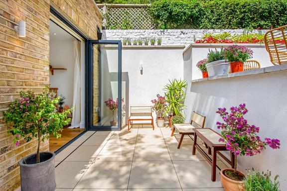 3 bedroom student apartment in Finsbury Park, London