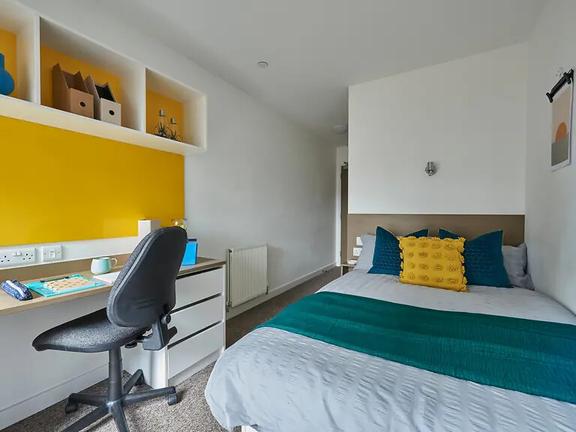 5 bedroom student apartment in Wembley, London