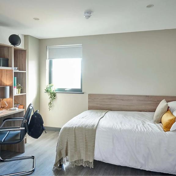 1 bedroom student apartment in City Centre, Coventry