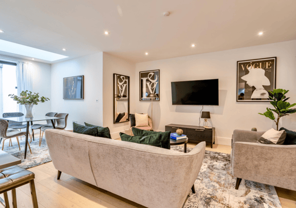 2 bedroom student apartment in Soho, London