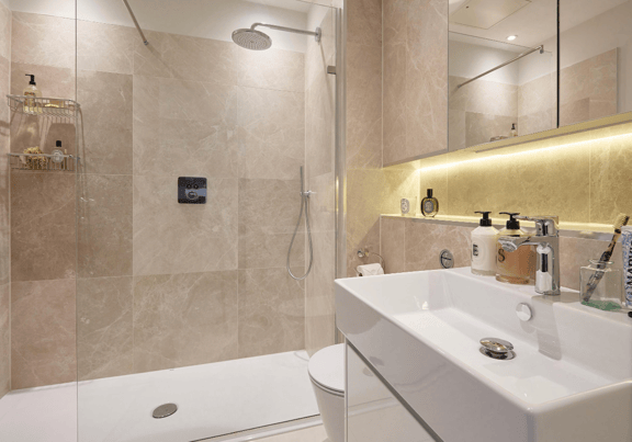 2 bedroom student apartment in Soho, London