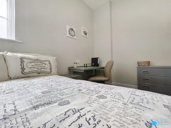 6 bedroom student apartment in Fenham, Newcastle