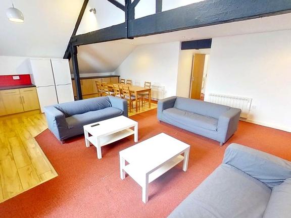 5 bedroom student apartment in Hockley, Nottingham