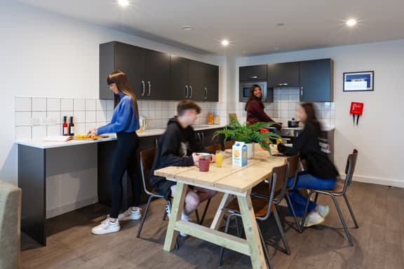 6 bedroom student apartment in Kensington, Liverpool