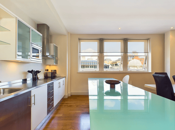 2 bedroom student apartment in Soho, London