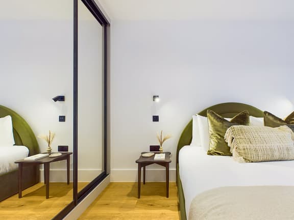 2 bedroom student apartment in Marylebone, London