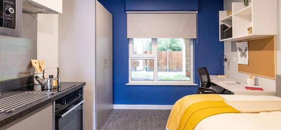 2 bedroom student apartment in Guildford, Surrey