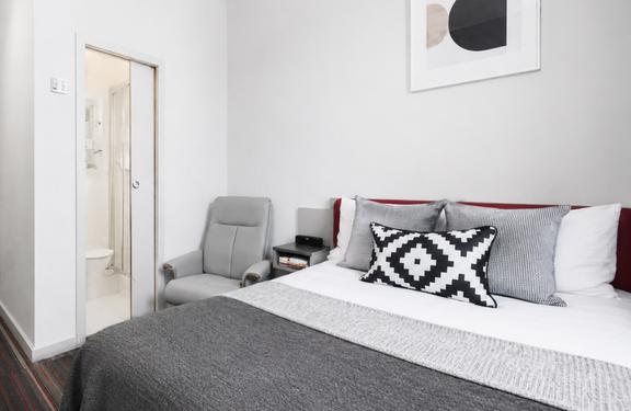 1 bedroom student apartment in City Centre, Coventry