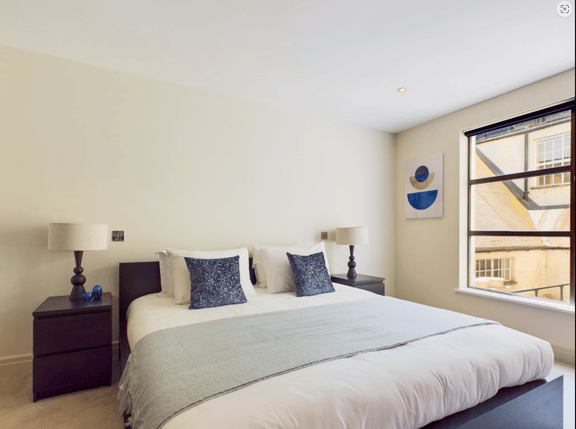 2 bedroom student apartment in Soho, London