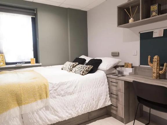 1 bedroom student apartment in Port Tennant, Swansea