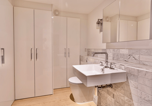 2 bedroom student apartment in Soho, London