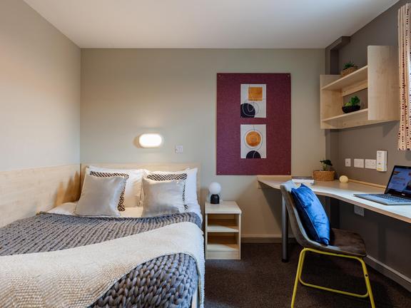 1 bedroom student apartment in City Centre, Reading