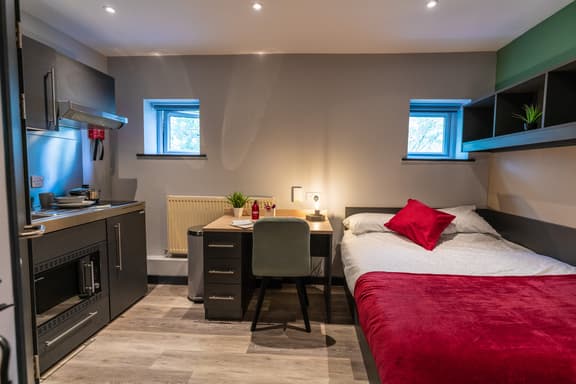 1 bedroom student apartment in City Centre, Coventry