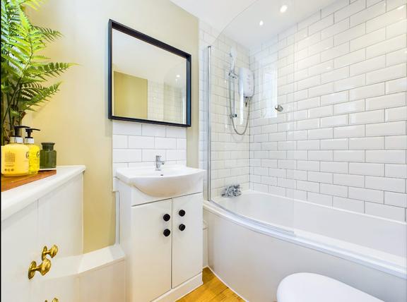 1 bedroom student apartment in Soho, London