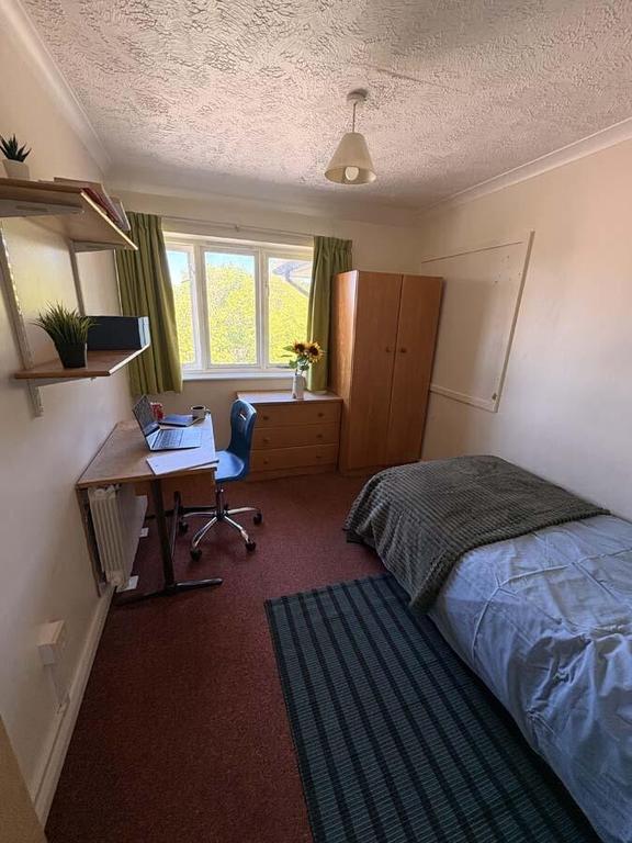 1 bedroom student apartment in City Centre, Canterbury