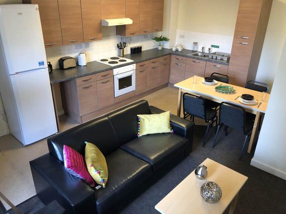 6 bedroom student apartment in Great Horton, Bradford