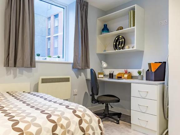 1 bedroom student apartment in Mutley Plain, Plymouth