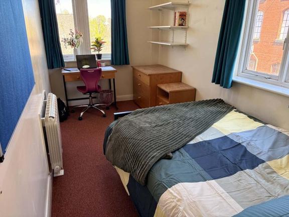 1 bedroom student apartment in City Centre, Canterbury