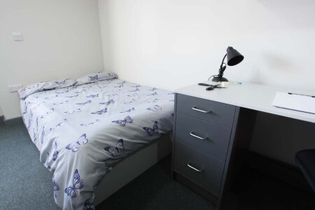1 bedroom student apartment in Penkhull, Stoke-on-Trent