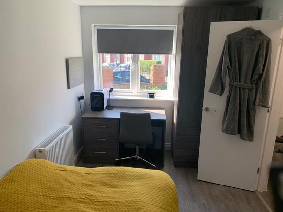1 bedroom student apartment in Hyde Park, Leeds