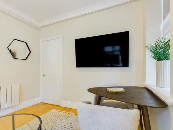 1 bedroom student apartment in Soho, London