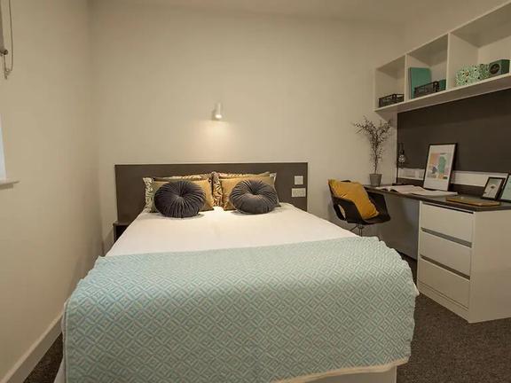 5 bedroom student apartment in King's Mile, Canterbury
