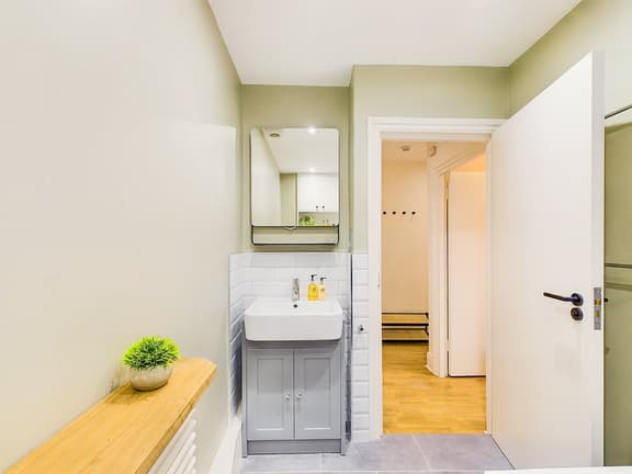 1 bedroom student apartment in Hammersmith & Shepherd's Bush, London