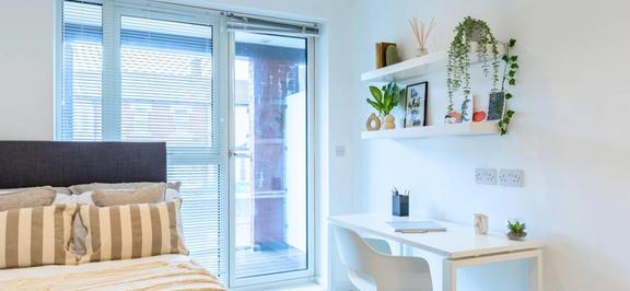 1 bedroom student apartment in Newcastle-under-Lyme, Stoke-on-Trent