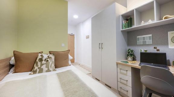 1 bedroom student apartment in Rusholme, Manchester