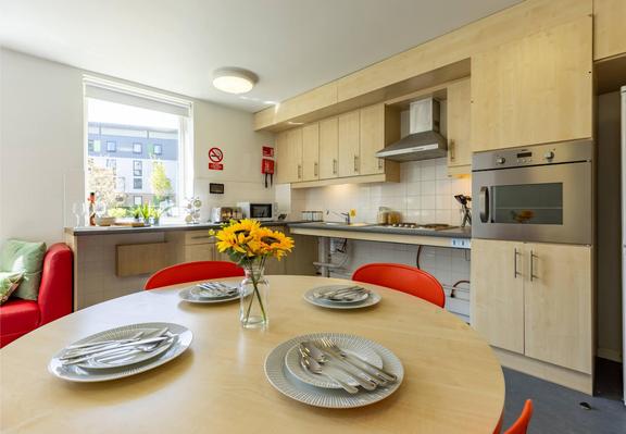 1 bedroom student apartment in Frizinghall, Bradford