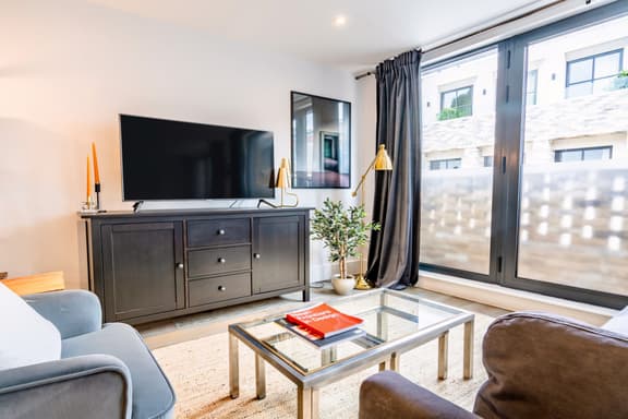 2 bedroom student apartment in Marylebone, London