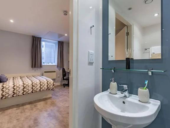 1 bedroom student apartment in Mutley Plain, Plymouth