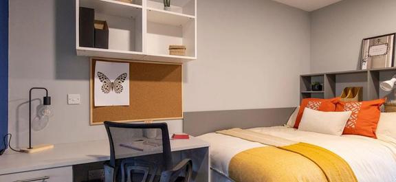 2 bedroom student apartment in Guildford, Surrey