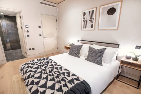 2 bedroom student apartment in Marylebone, London