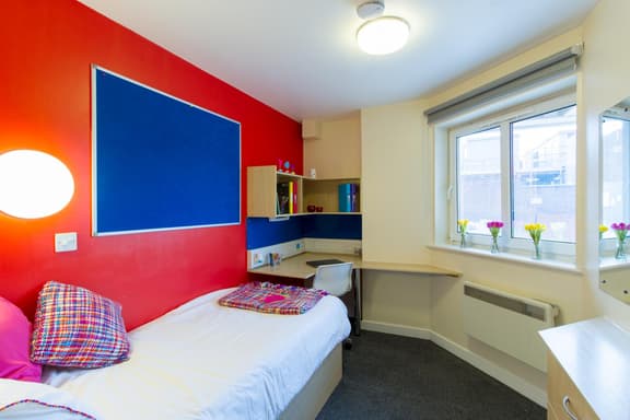 1 bedroom student apartment in City Centre, Coventry