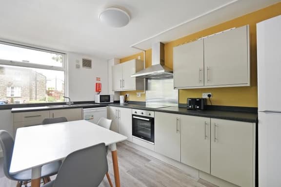 4 bedroom student apartment in Broomhill, Sheffield