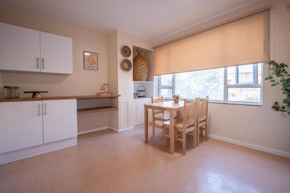 11 bedroom student apartment in Paddington, London