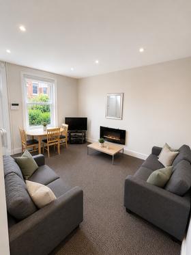 4 bedroom student house in Hyde Park, Leeds