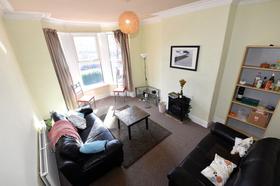 4 bedroom student house in Hyde Park, Leeds