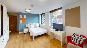 1 bedroom student house in City Centre, Nottingham