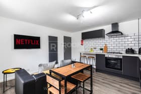 2 bedroom student house in Hyde Park, Leeds