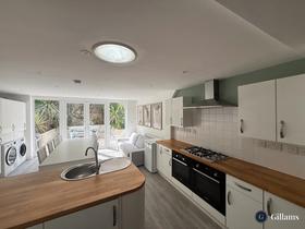 8 bedroom student house in Pennsylvania, Exeter